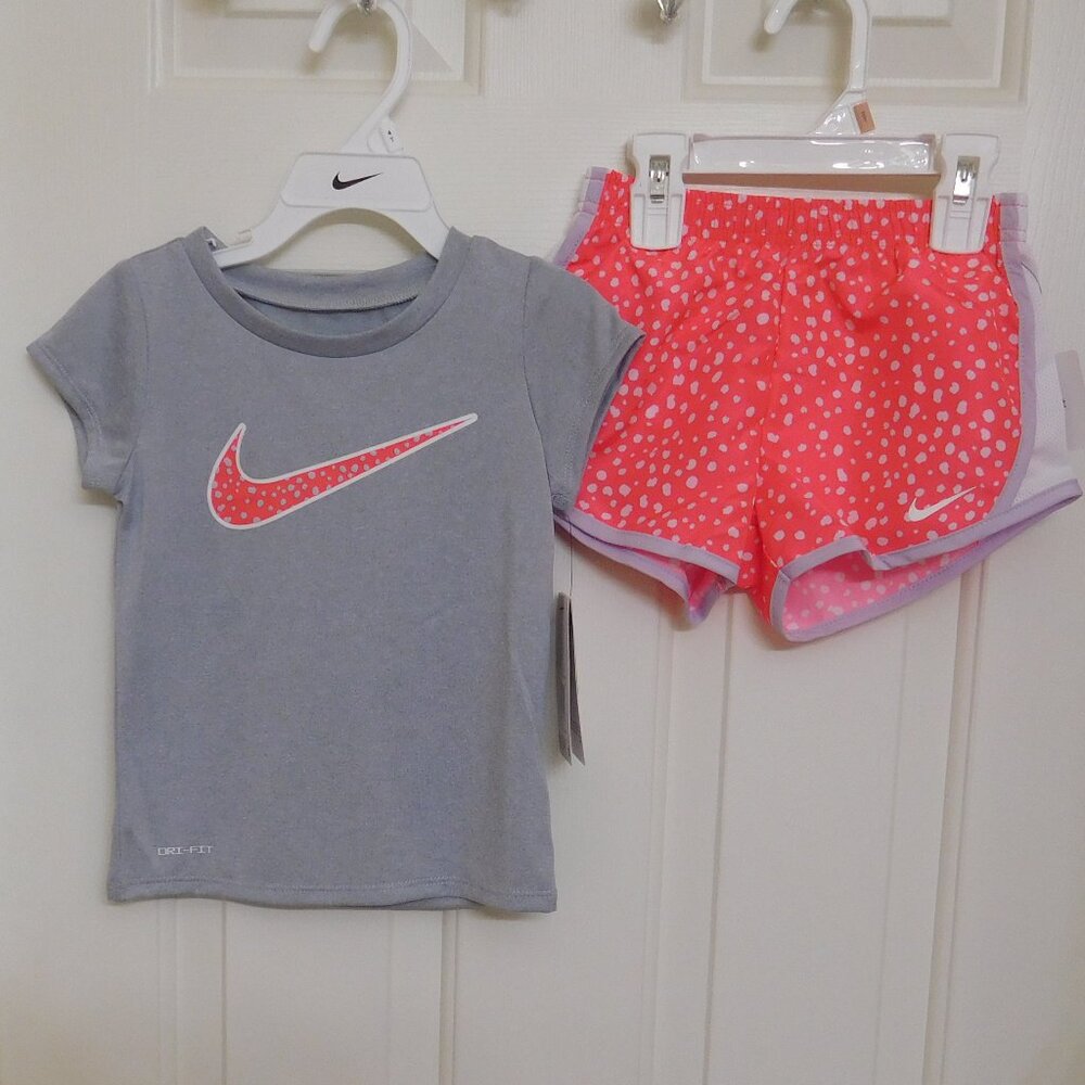 NWT 2pc Nike Gray & Coral Polka Dot Top & Shorts Set sz 2t